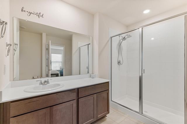 Building Photo - 936 English Dr