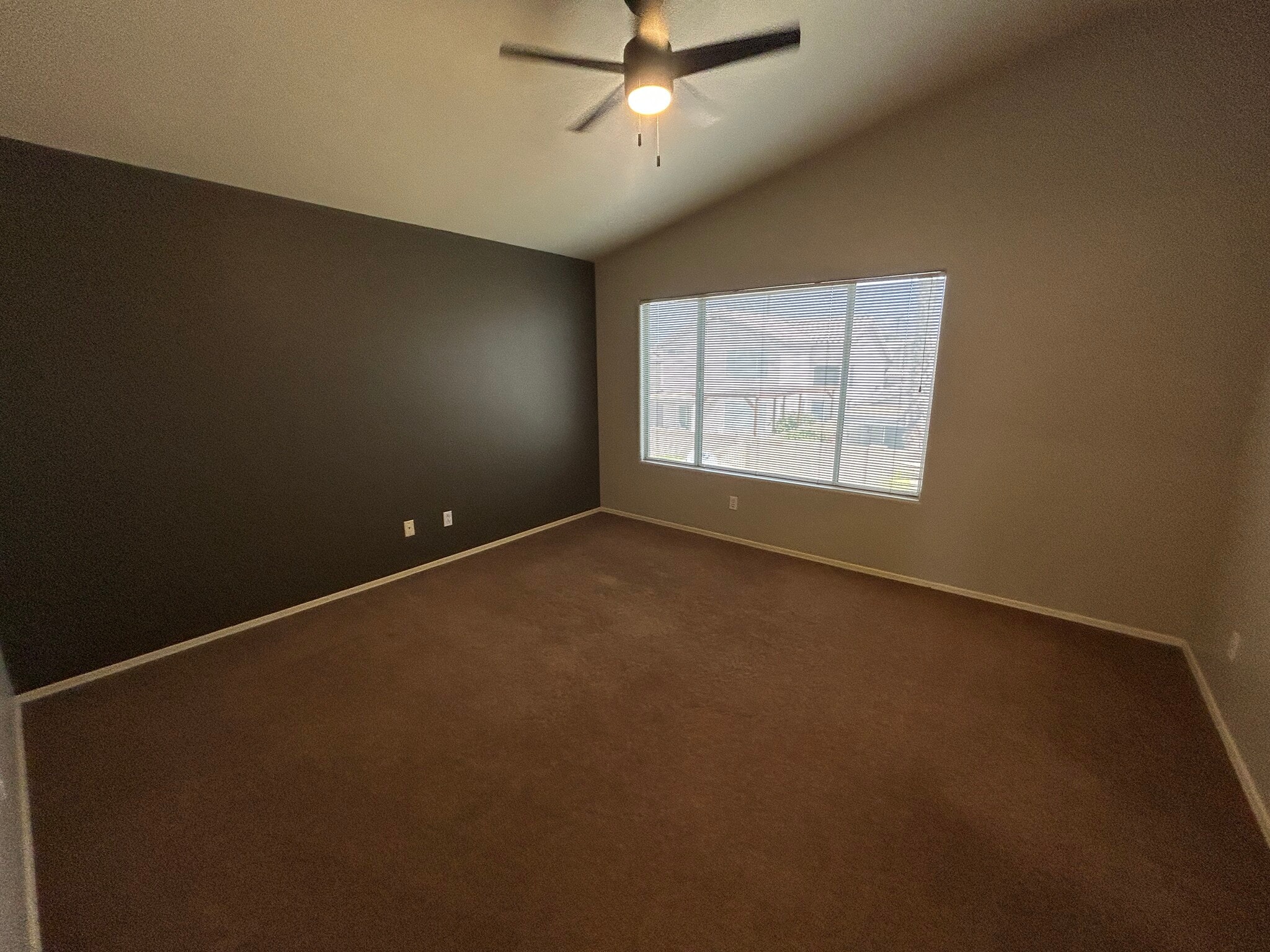 Building Photo - 4132 E Anderson Dr