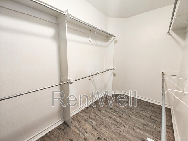 Building Photo - 2215 Quitman Ave