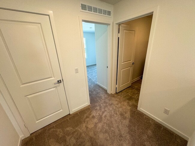 Building Photo - 5 bedroom Murrieta home for LEASE!