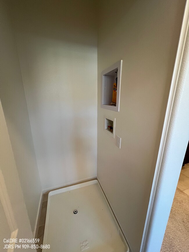 Building Photo - Price Lowered! Rancho Cucamonga 3 Bedroom Condo