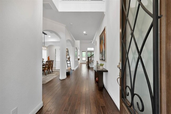 Building Photo - 51 Sandwell Place