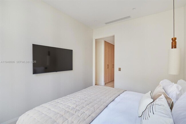 Building Photo - 9 Avenue Frederic Le Play Ave