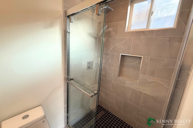 Building Photo - Newly Remodeled 5BR/3BA Home w/ City + Ocean Views in Daly City