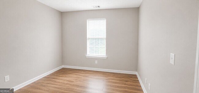 Building Photo - 346 Summer Hill Cir