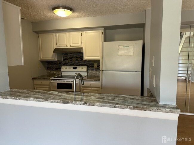 Building Photo - 1202 Aspen Dr