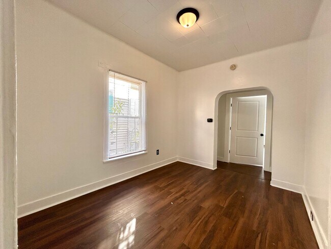 Building Photo - Three Bedroom Home in Southeast Grand Rapids - Rent Special!