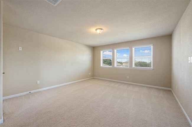 Building Photo - 213 Southern Cross Dr