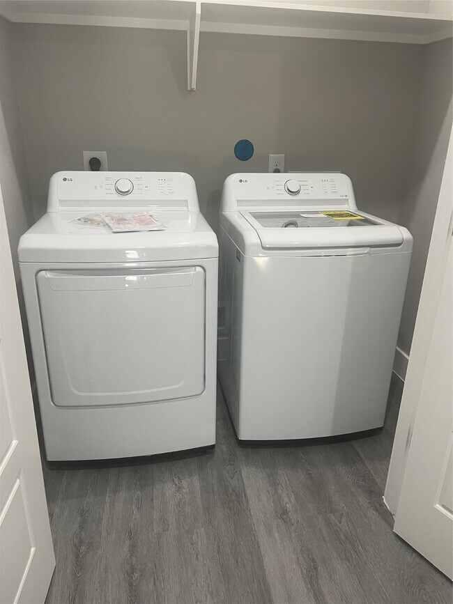 Building Photo - 8010 Easter St