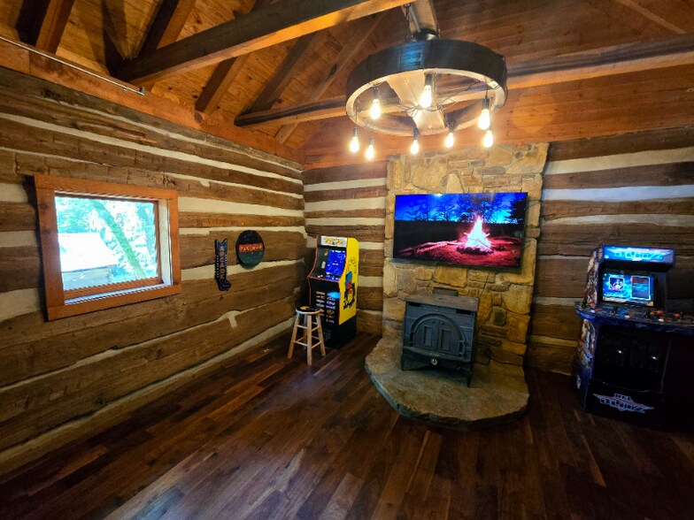 Building Photo - 1115 Bear Creek Pike