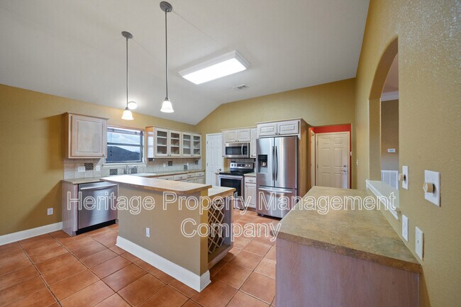 Building Photo - 1214 Sugar Land Dr