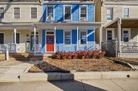 Building Photo - 2206 Parkwood Ave