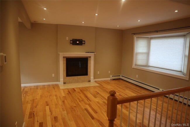 Building Photo - 32 Poplar Dr