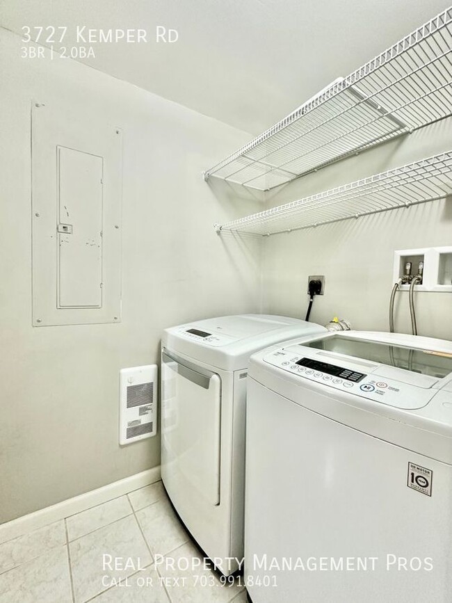 Building Photo - 3727 S Kemper Rd