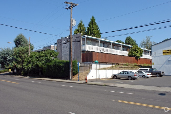 Building Photo - 39th Place Townhomes
