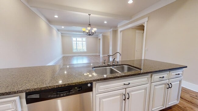 Building Photo - Three Story Townhome Rosemary Gate