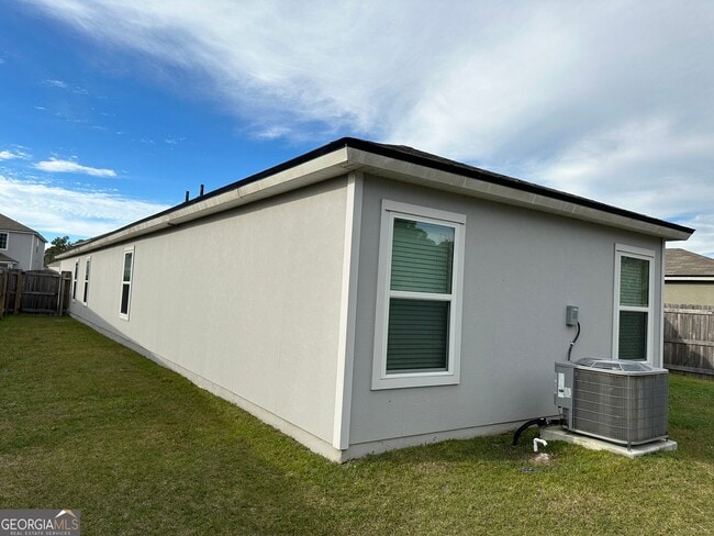 Building Photo - 127 Teakwood Dr