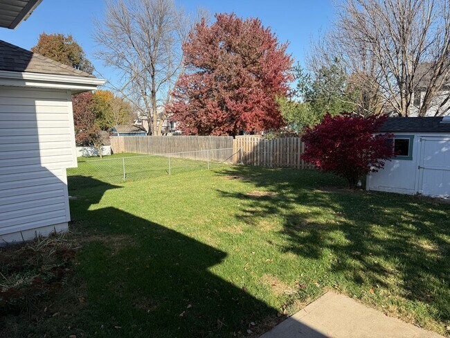 Building Photo - 2110 John St