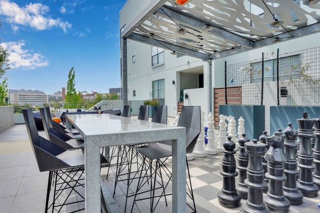 Building Photo - 355 Berry St