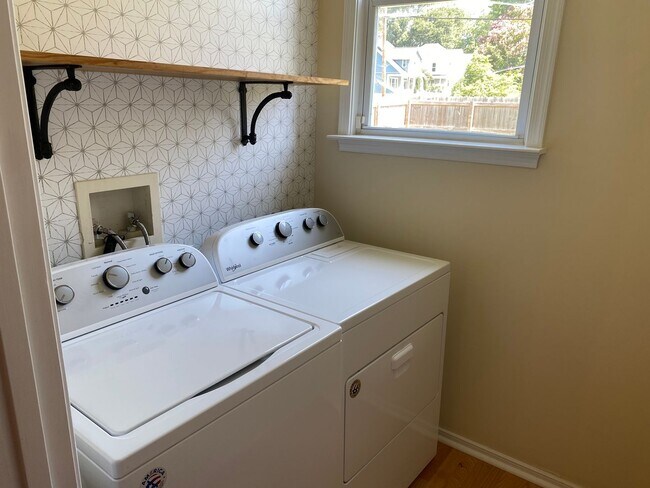 Building Photo - Quiet Cozy Northside Home for Rent
