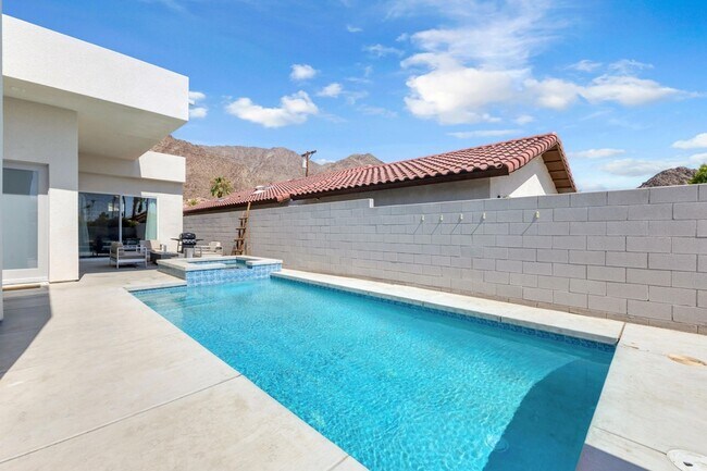 Building Photo - 51855 Avenida Juarez