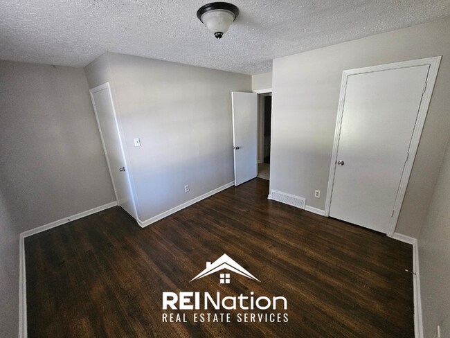Building Photo - 5711 Scottsdale Ave