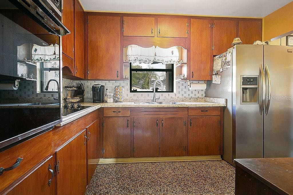 Building Photo - 1721 Montcalm St