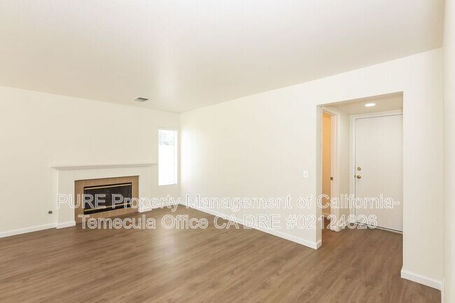 Building Photo - 39625 Almansa Ct