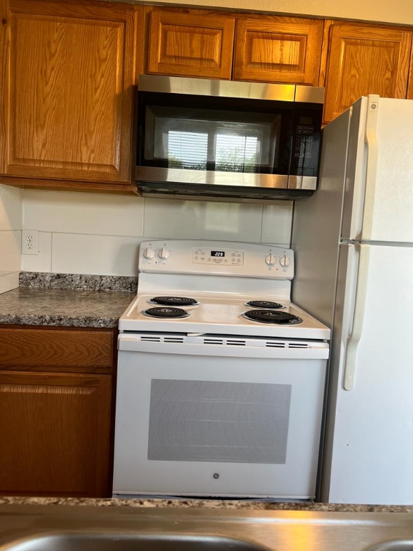 Building Photo - 1126 Benham Ct