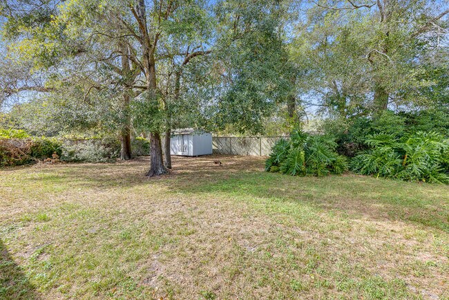 Building Photo - 11034 Key Haven Blvd