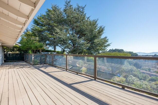 Building Photo - 114 San Marino Dr