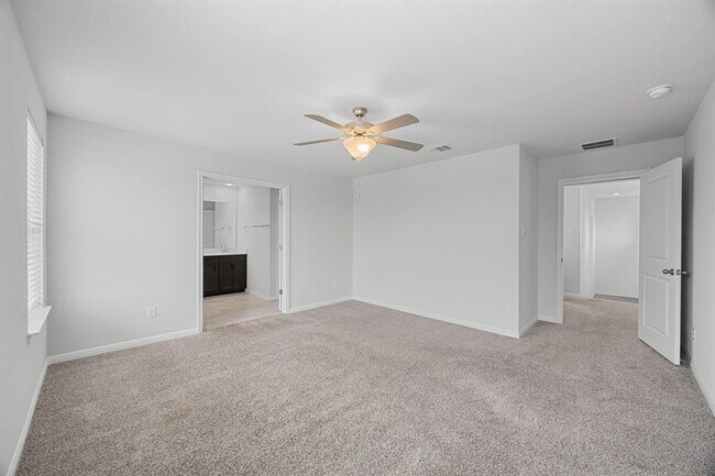 Building Photo - 6017 Pleasanton Pkwy