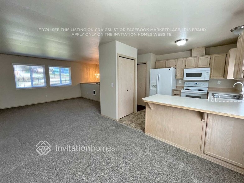 Building Photo - 20514 La Paloma Dr E