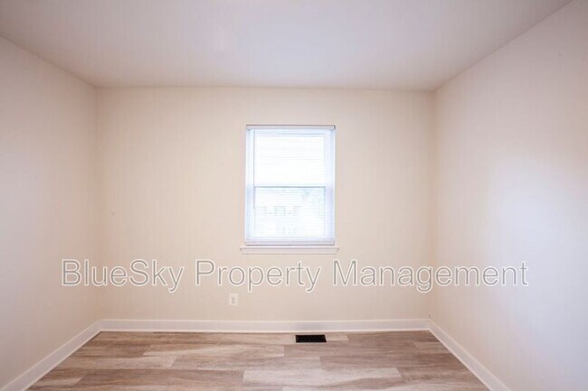 Building Photo - 1000 Monticello Rd