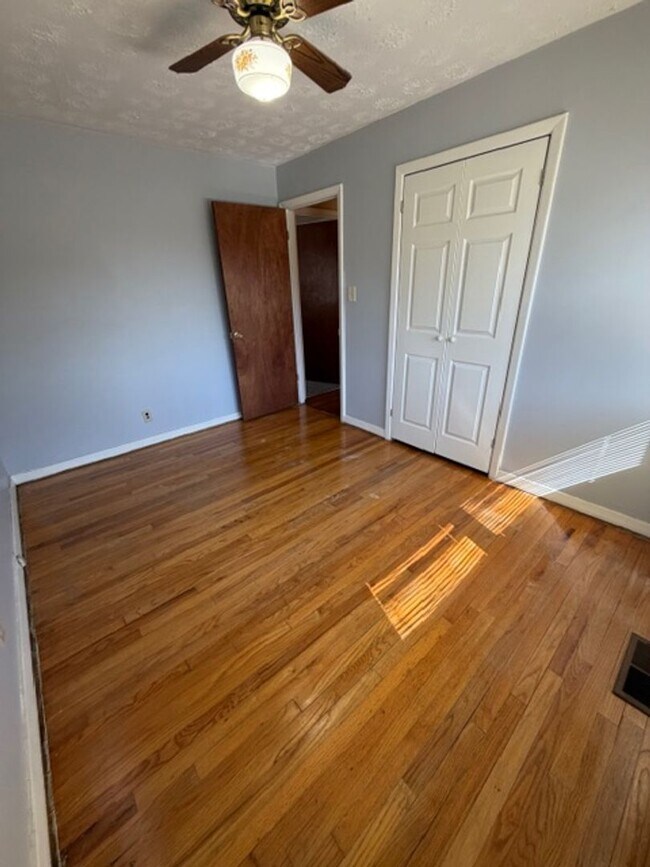 Building Photo - Charming 3 Bed, 2 Bath Warner Robins Home!