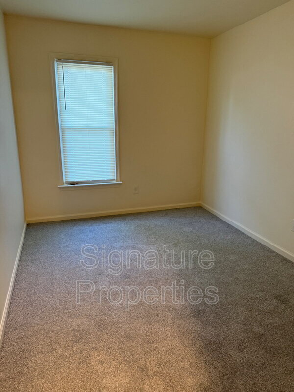 Building Photo - 917 Wickford Dr