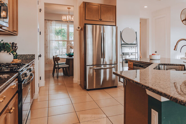 Building Photo - 6387 Grandview Hill Ct