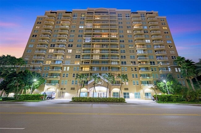 Building Photo - 2665 SW 37th Ave