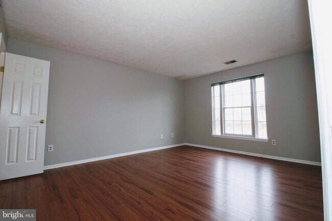 Building Photo - 605 Himes Ave