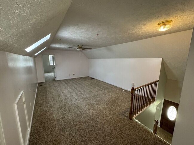 Building Photo - 4 bedroom 3 Bath Home