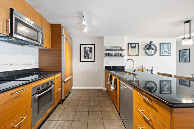 Building Photo - 50 Biscayne Blvd