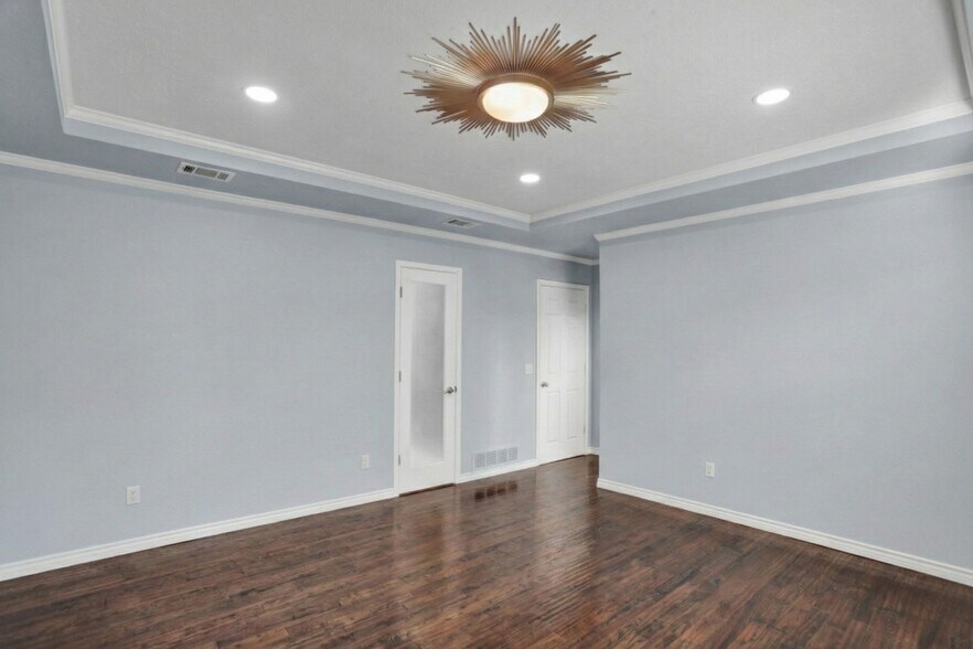 Building Photo - 6537 Patricia Ave