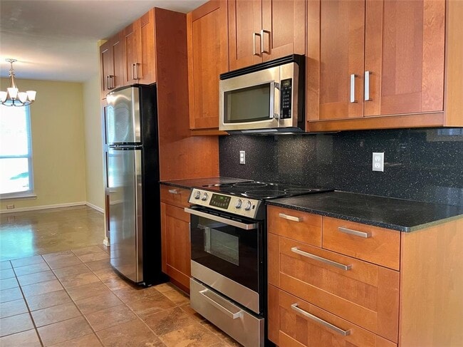 Building Photo - 1721 Timber Ridge Dr