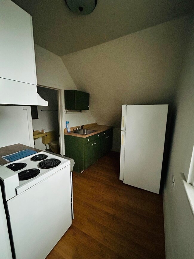 Building Photo - 20 Chapel St