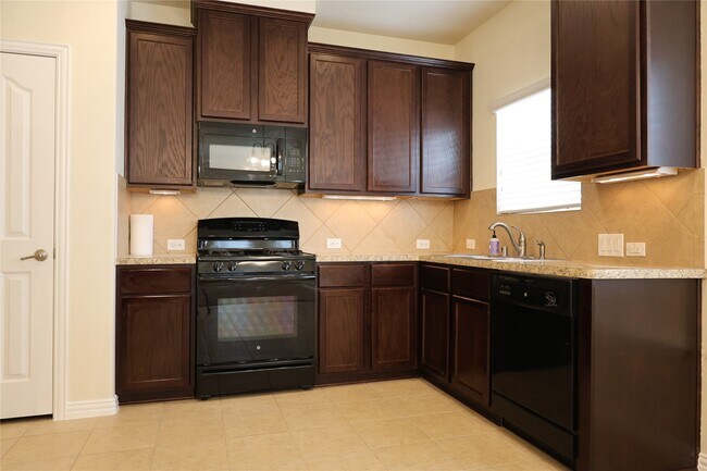 Building Photo - 24715 Hikers Bend Dr