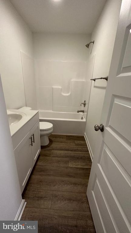 Building Photo - 46 Ashburg Dr