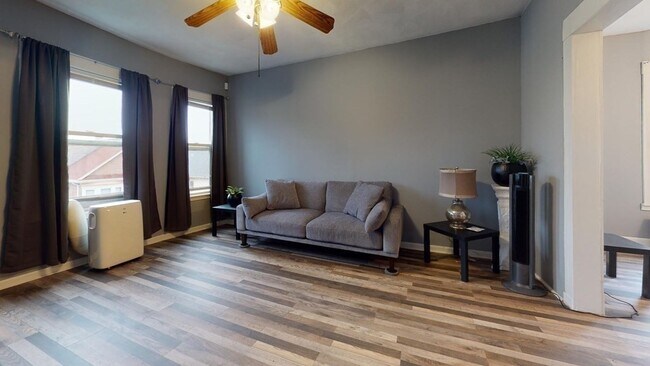 Building Photo - 12 Bentham Rd