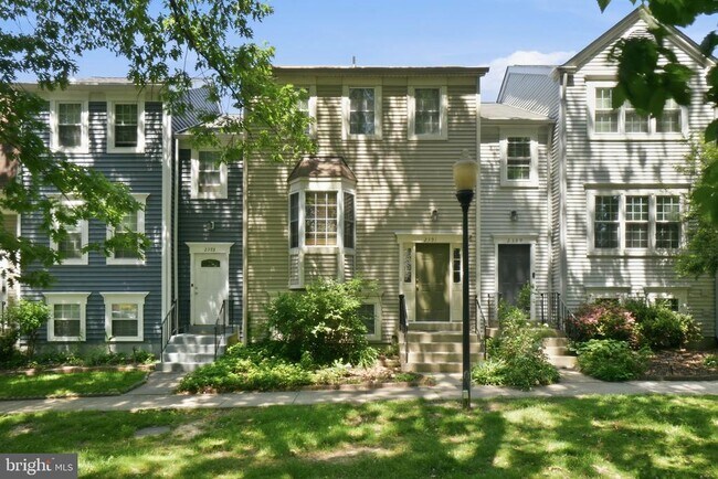 Building Photo - 2391 Hunters Square Ct