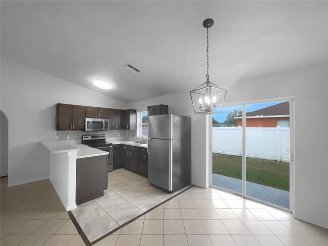 Building Photo - 546 Koala Dr