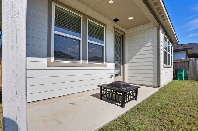 Building Photo - 21811 White Bellflower Ln